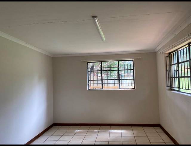 8 BEDROOM HOUSE FOR SALE IN KAMEELDORINGPARK